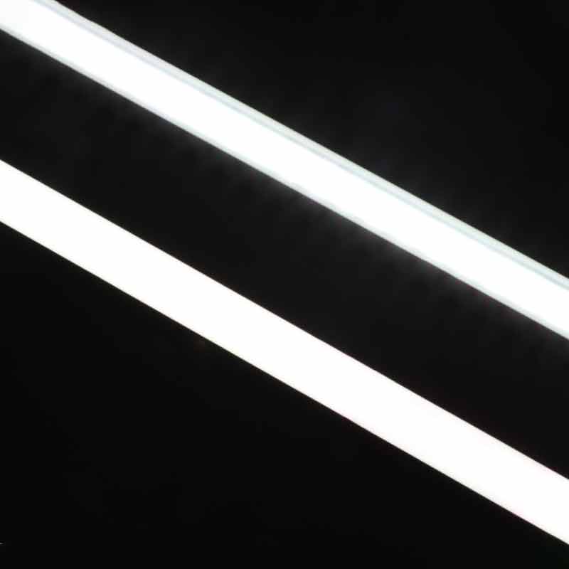 Luz linear LED versátil Cosmo